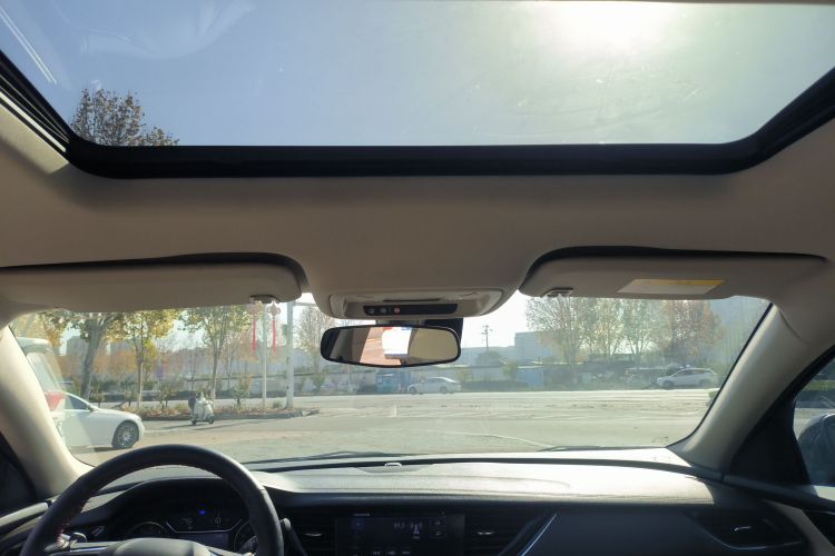 别克 君威 2021款 552T 精英型中控内饰22