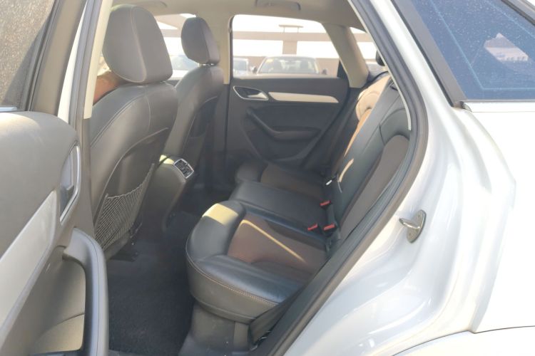 奥迪Q3 2017款 30 TFSI 时尚型中控内饰7004