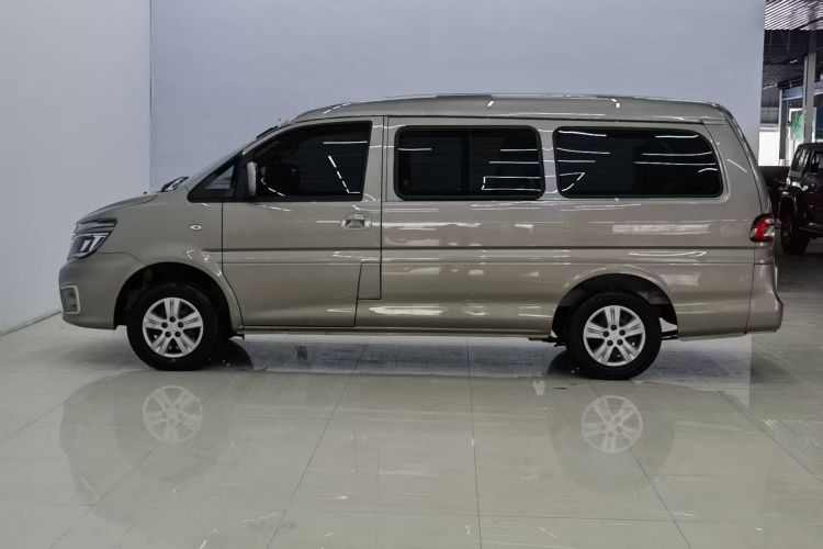 东风风行 菱智 2022款 M5L 2.0L 实用型 7座车身外观6003