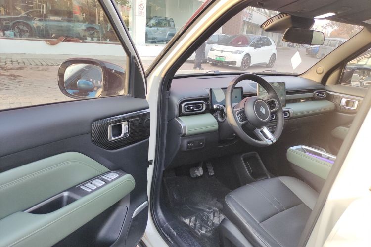 宝骏悦也Plus 2024款 智尊版 4座中控内饰20