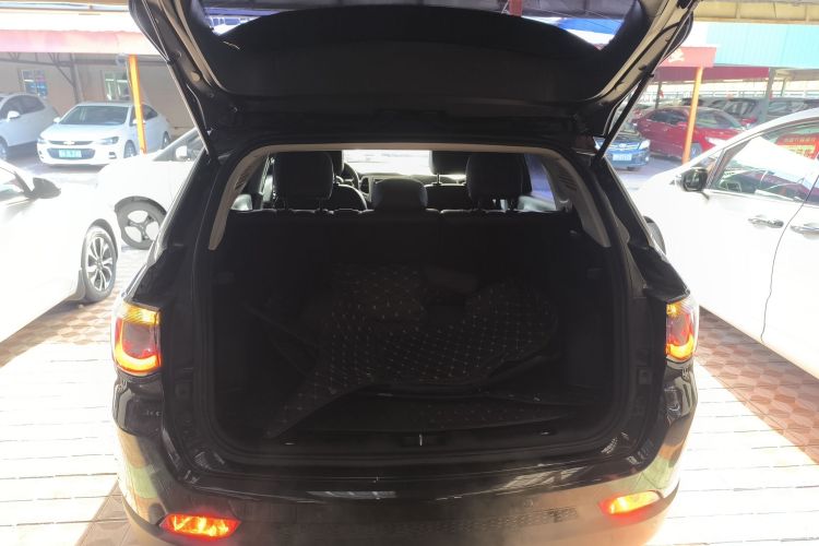 Jeep 指南者 2017款 200T 自动家享版机舱底盘23