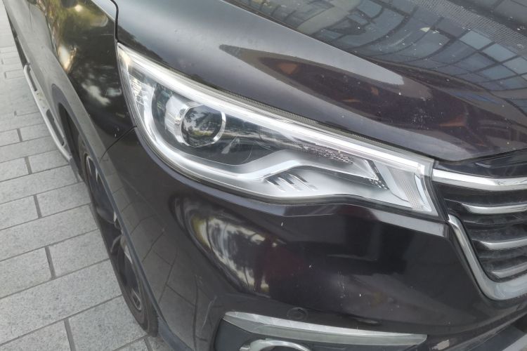 一汽 森雅R9 2018款 1.2T 手动豪华智尚型车身外观8