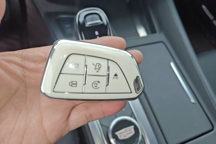 凯迪拉克CT5 2023款 28T 豪华型（标准版）中控内饰11