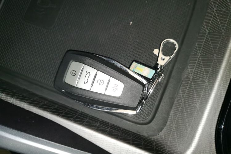 吉利汽车 帝豪 2022款 第4代 1.5L CVT旗舰型中控内饰7001