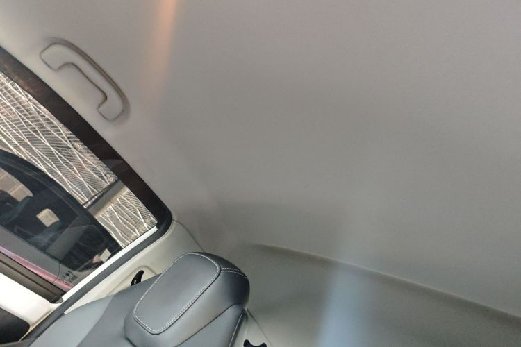 荣威 科莱威CLEVER 2021款 302km新四座超能版中控内饰22