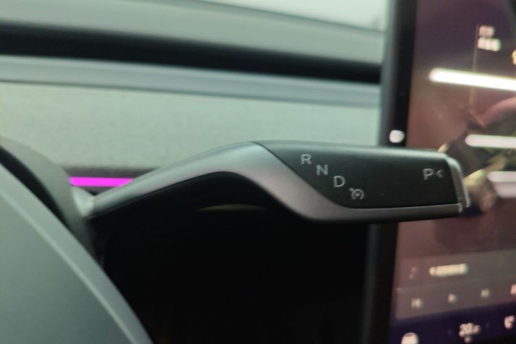 特斯拉 Model Y 2023款 长续航全轮驱动版局部细节18