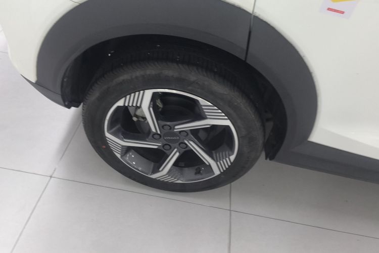 领克06 2023款 Remix 1.5T 劲Pro车身外观6008