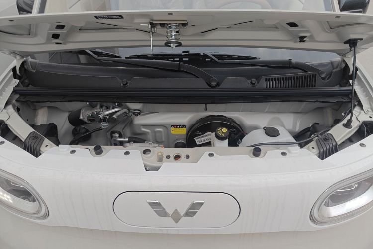 五菱汽车 宏光MINIEV 2024款 第三代 215km 青春版机舱底盘24