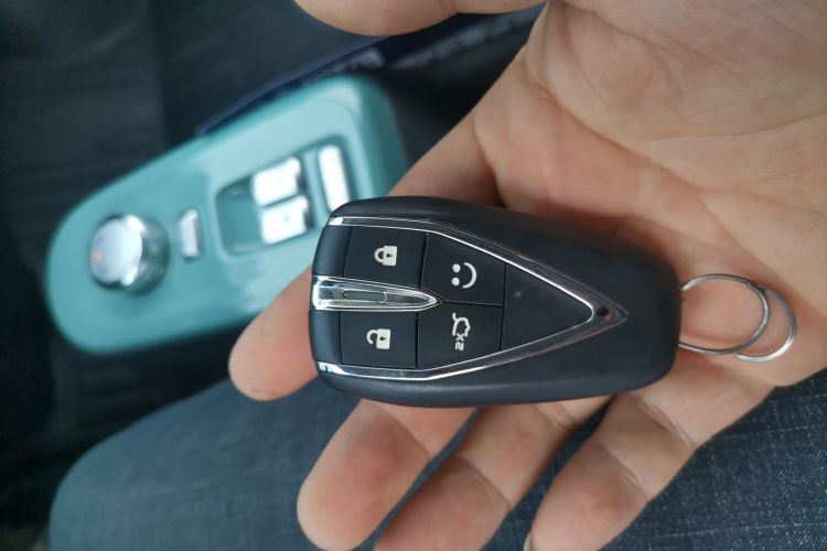 长安启源 长安Lumin 2022款 210km 香甜款中控内饰7001