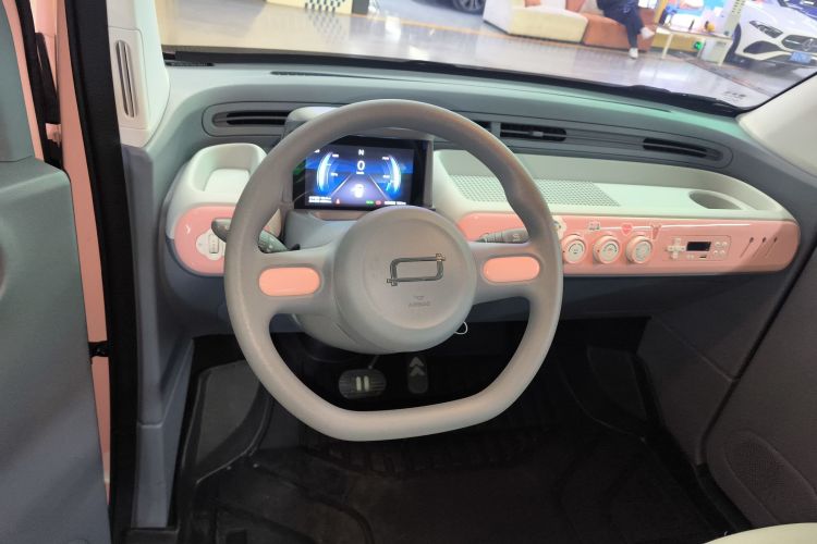 奔腾小马 2025款 222km 闪电马中控内饰13