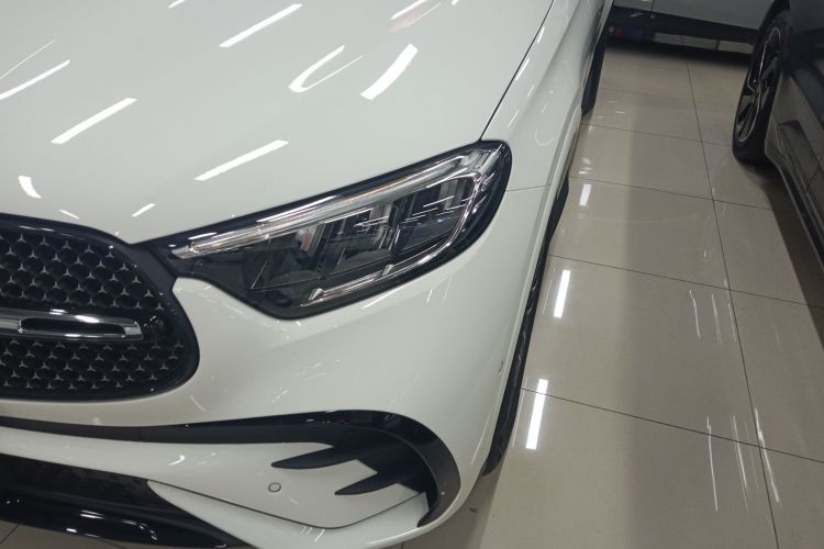 奔驰GLC轿跑 2024款 GLC 260 4MATIC 轿跑SUV局部细节36