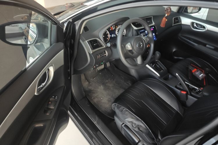 日产 轩逸 2024款 改款二 经典 1.6XE CVT舒适版中控内饰20