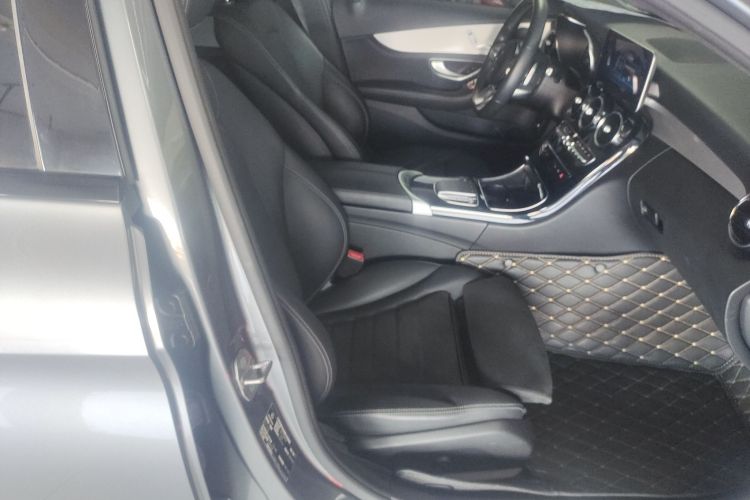 奔驰C级 2020款 C 260 运动版局部细节41