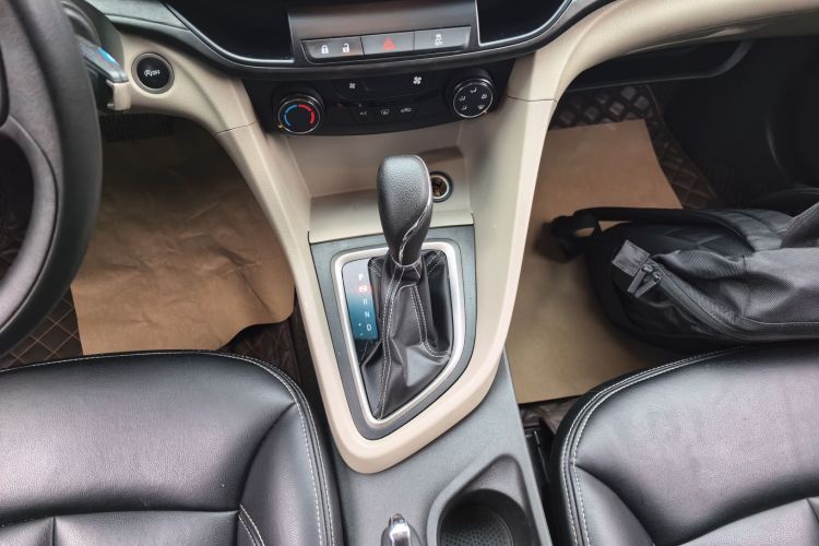 别克 英朗 2017款 15N 自动进取型中控内饰18