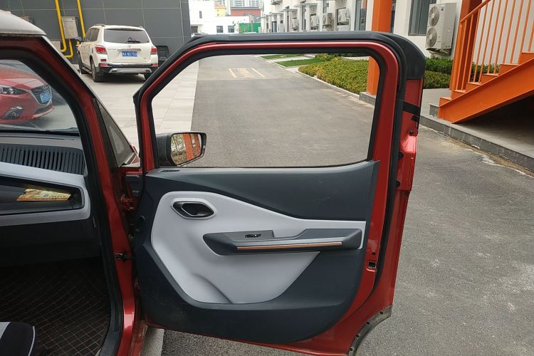 宝骏E200 2020款 305KM 智行版中控内饰7006