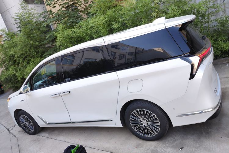 别克GL8新能源 2024款 陆尊 奢享版 6座车身外观6003