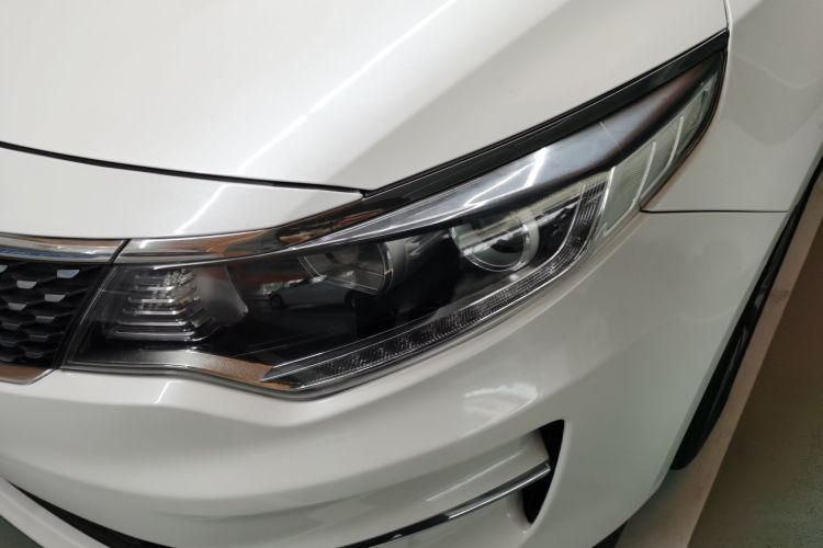 起亚K5 2016款 2.0L 自动LUX局部细节36