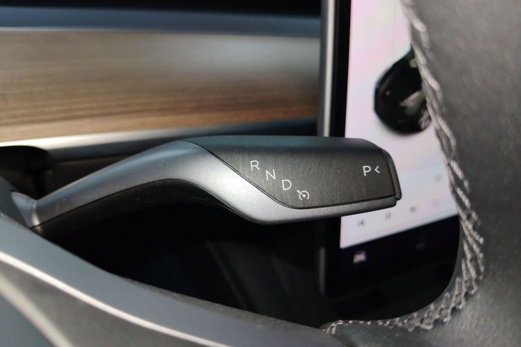 特斯拉 Model Y 2021款 标准续航后驱版中控内饰18