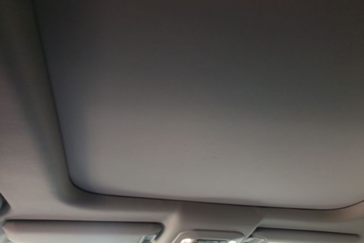 丰田 汉兰达 2022款 双擎 2.5L 四驱尊贵版 7座中控内饰22