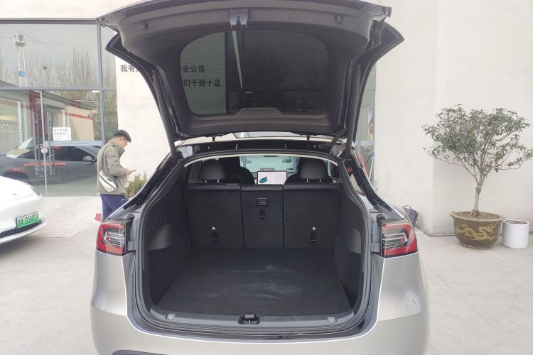 特斯拉 Model Y 2023款 长续航全轮驱动版局部细节23