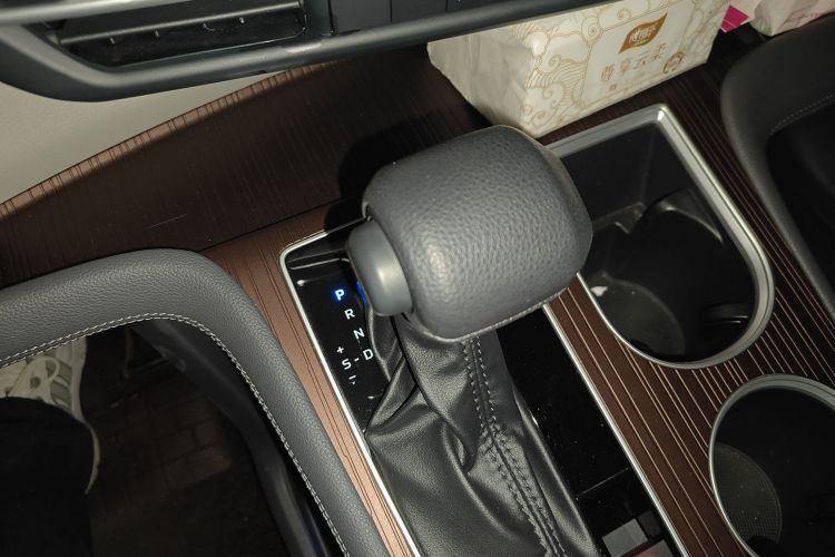 丰田 格瑞维亚 2023款 2.5L混动 舒适版中控内饰18