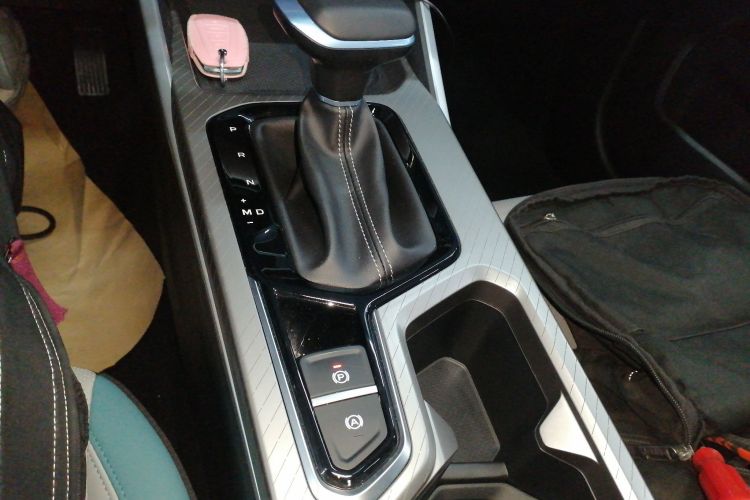 吉利汽车 帝豪 2023款 第4代冠军版 1.5L CVT旗舰型中控内饰18