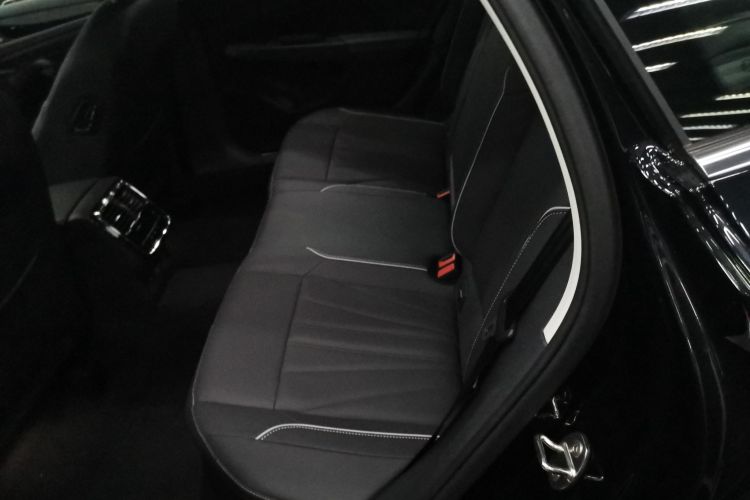 大众 帕萨特 2024款 330TSI 星空精英版中控内饰21