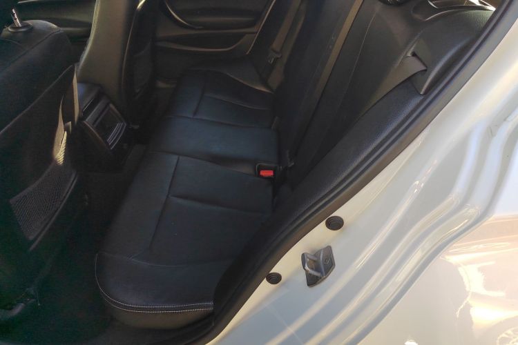 宝马1系(进口) 2018款 118i 领先型中控内饰21