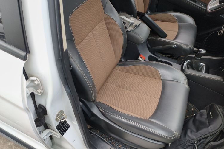 比速汽车 比速M3 2017款 1.5L 豪华型局部细节41