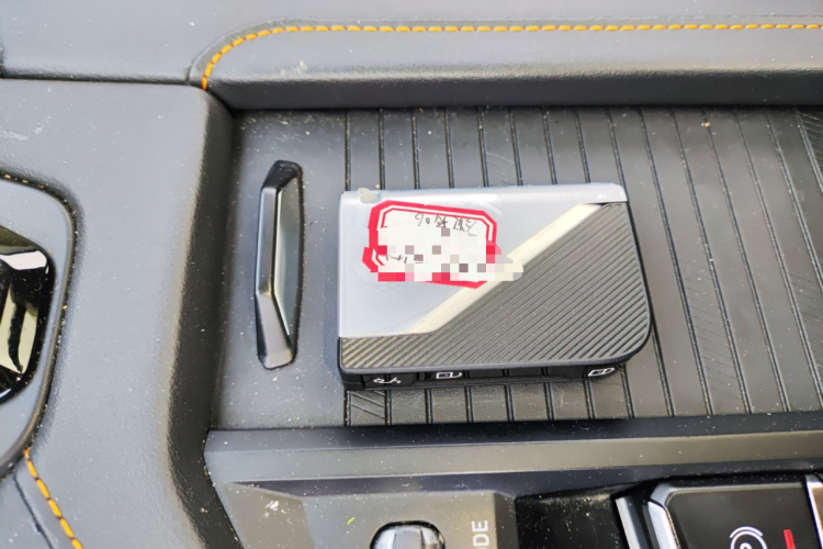 领克06 EM-P 2023款 1.5T Remix PHEV Pro中控内饰11