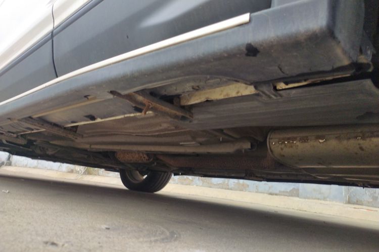 福特 翼虎 2015款 1.5L GTDi 两驱风尚型机舱底盘30