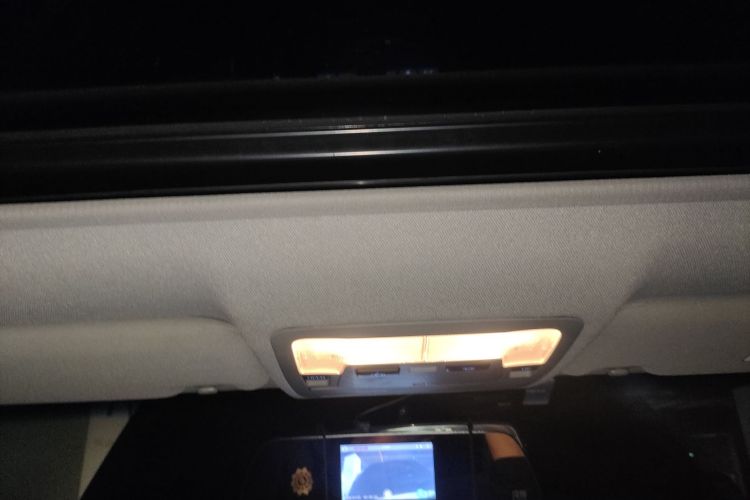 丰田 凯美瑞 2016款 2.0G 十周年纪念领先版中控内饰22