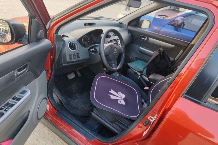 铃木 雨燕 2014款 1.5L 自动时尚型中控内饰20