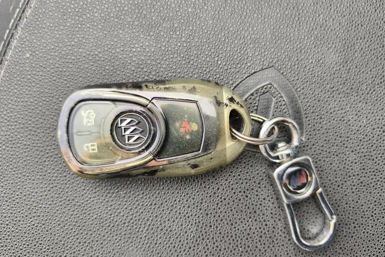 别克 君威 2019款 20T 豪华型 国VI中控内饰11