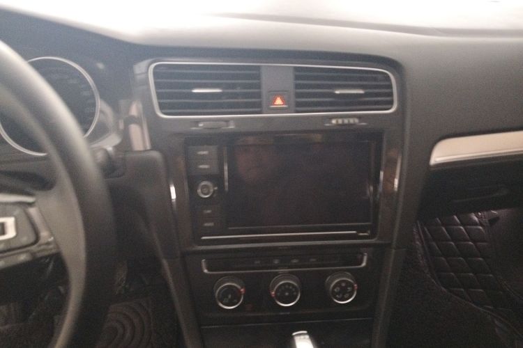 大众 高尔夫 2019款 280TSI DSG舒适型 国V中控内饰16