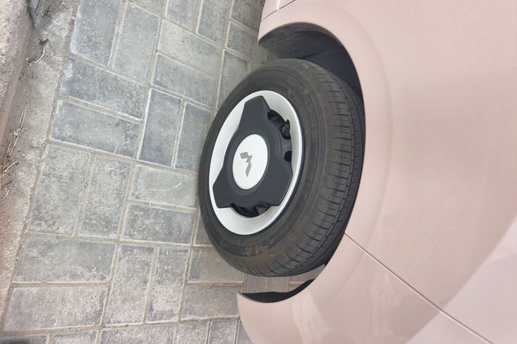 五菱汽车 宏光MINIEV 2024款 第三代 215km 青春版车身外观10