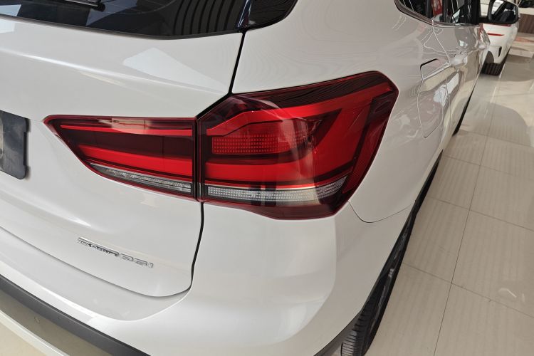 宝马X1 2021款 改款 sDrive25Li 领先型车身外观9