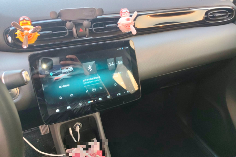 零跑汽车 零跑T03 2021款 400轻享版 三元锂中控内饰16