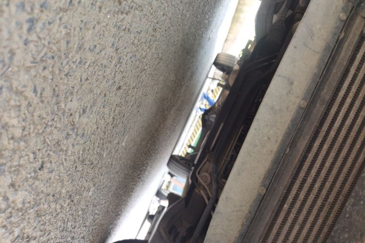 江铃 特顺 2017款 2.8T商运型短轴中顶6/7/8座JX493局部细节9007