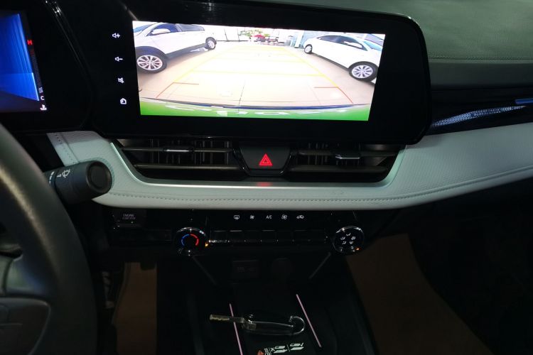 雪佛兰 科鲁泽 2023款 1.5L 双离合悦享版中控内饰16