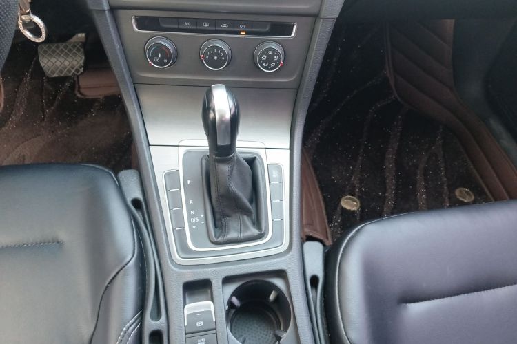 大众 高尔夫 2015款 1.6L 自动舒适型中控内饰18