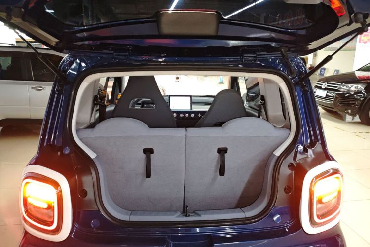 奔腾小马 2025款 222km 闪电马机舱底盘23