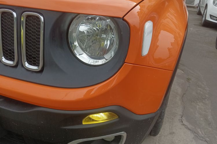 Jeep 自由侠 2017款 180T 自动动能版+局部细节36