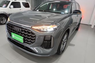 奥迪Q6 2023款 45 TFSI quattro 齐云型 飞骑套装