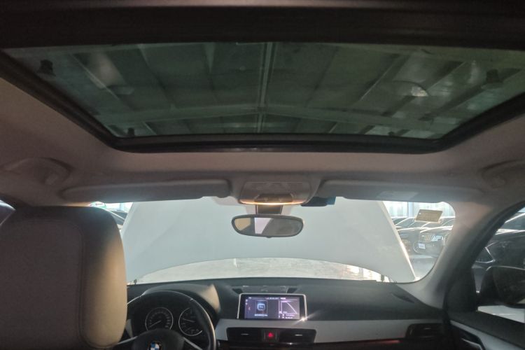 宝马X1 2018款 sDrive18Li 时尚型中控内饰22