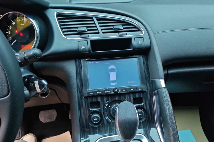 标致3008 2013款 2.0L 自动潮流版局部细节16