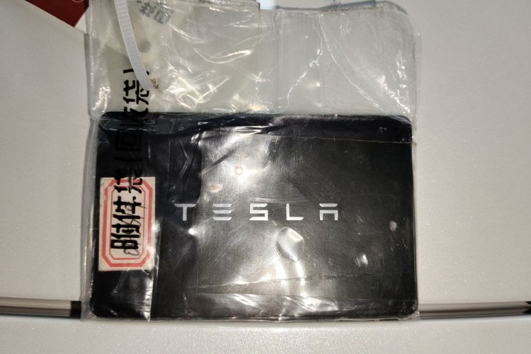 特斯拉 Model Y 2021款 长续航全轮驱动版中控内饰7001