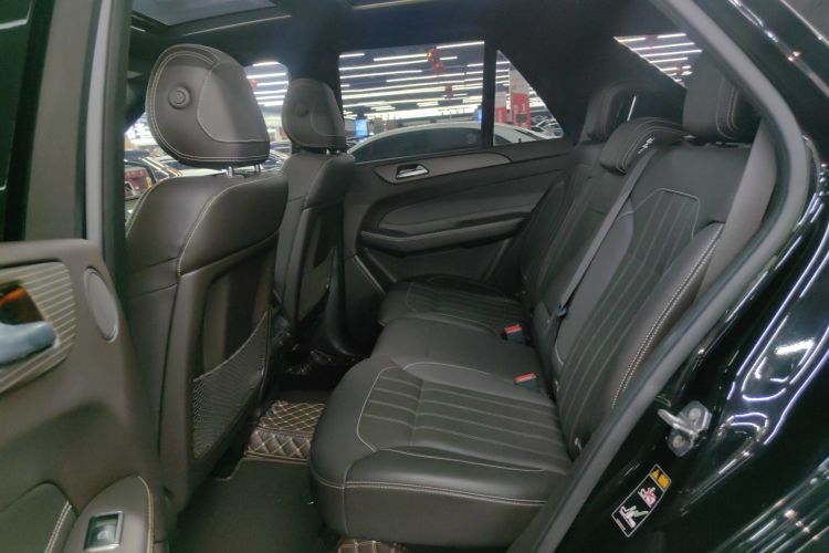 奔驰GLE 2019款 GLE 400 4MATIC 臻藏版中控内饰7004