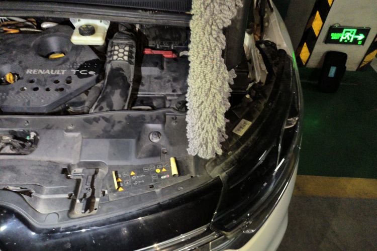 雷诺 Espace经典 2018款 TCe 300 旷逸版局部细节9004