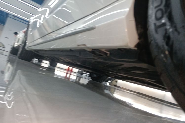 奔驰C级 2019款 改款 C 260 L 运动版局部细节9002